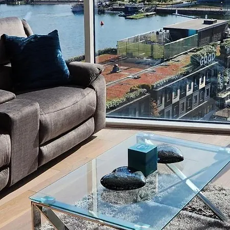 Luxury 2 Bed Apartment Excel Londen Buitenkant foto