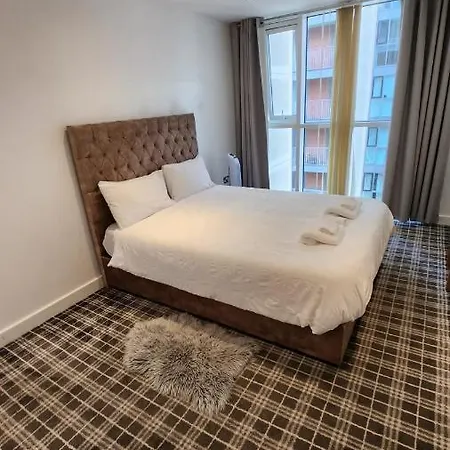 Luxury 2 Bed Apartment Excel Londen Buitenkant foto