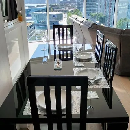 Luxury 2 Bed Apartment Excel Londen Buitenkant foto