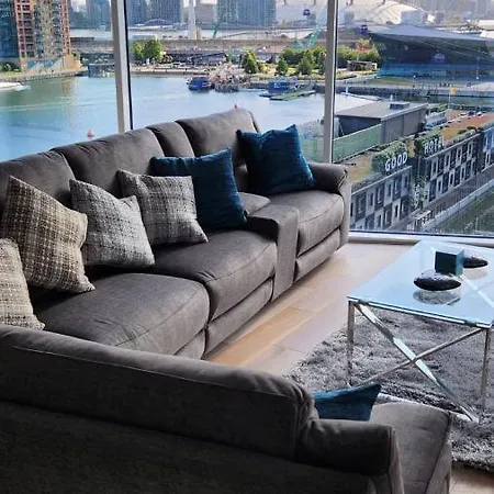 Luxury 2 Bed Apartment Excel Londen Buitenkant foto