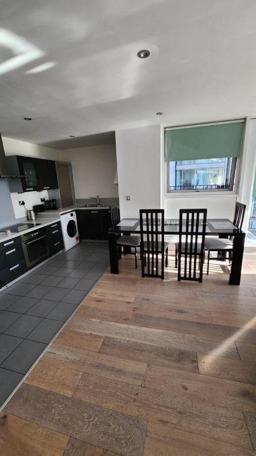 Luxury 2 Bed Excel Londen