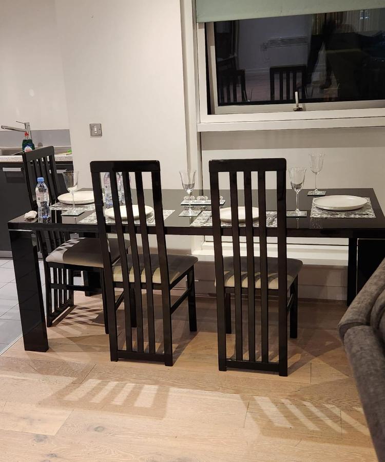 Luxury 2 Bed Excel Appartement Londen